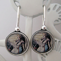 Alice Looking Earrings